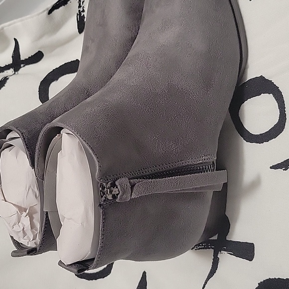 Women’s Booties Closed Toe Low Block Heel Ankle Boots Side Zipper Comfy Suede - Picture 6 of 8